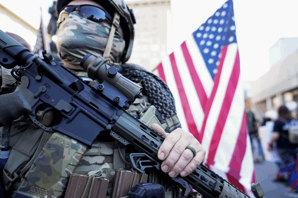 Soldado estadounidense sosteniendo arma